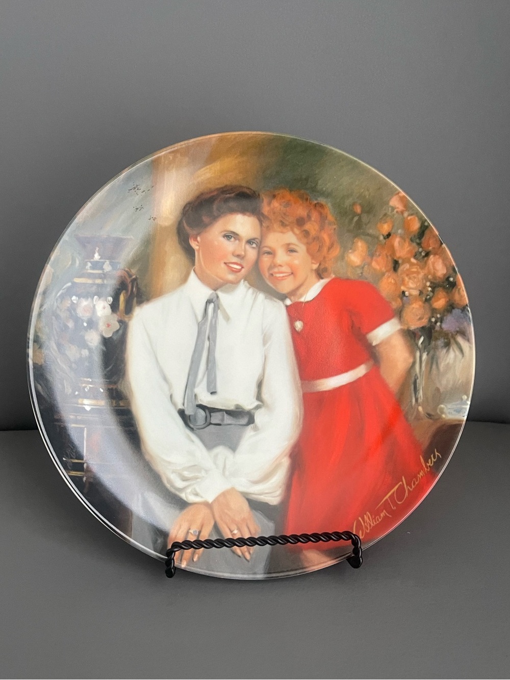 Little Orphan Annie Collector Plate Limited Edition “Annie and Grace”